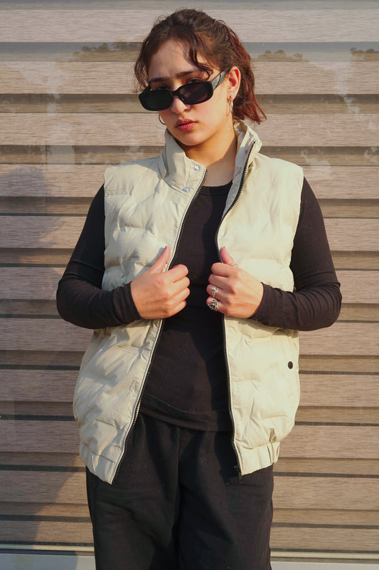 Camel Puffer Vest – Stylish & Versatile Outerwear